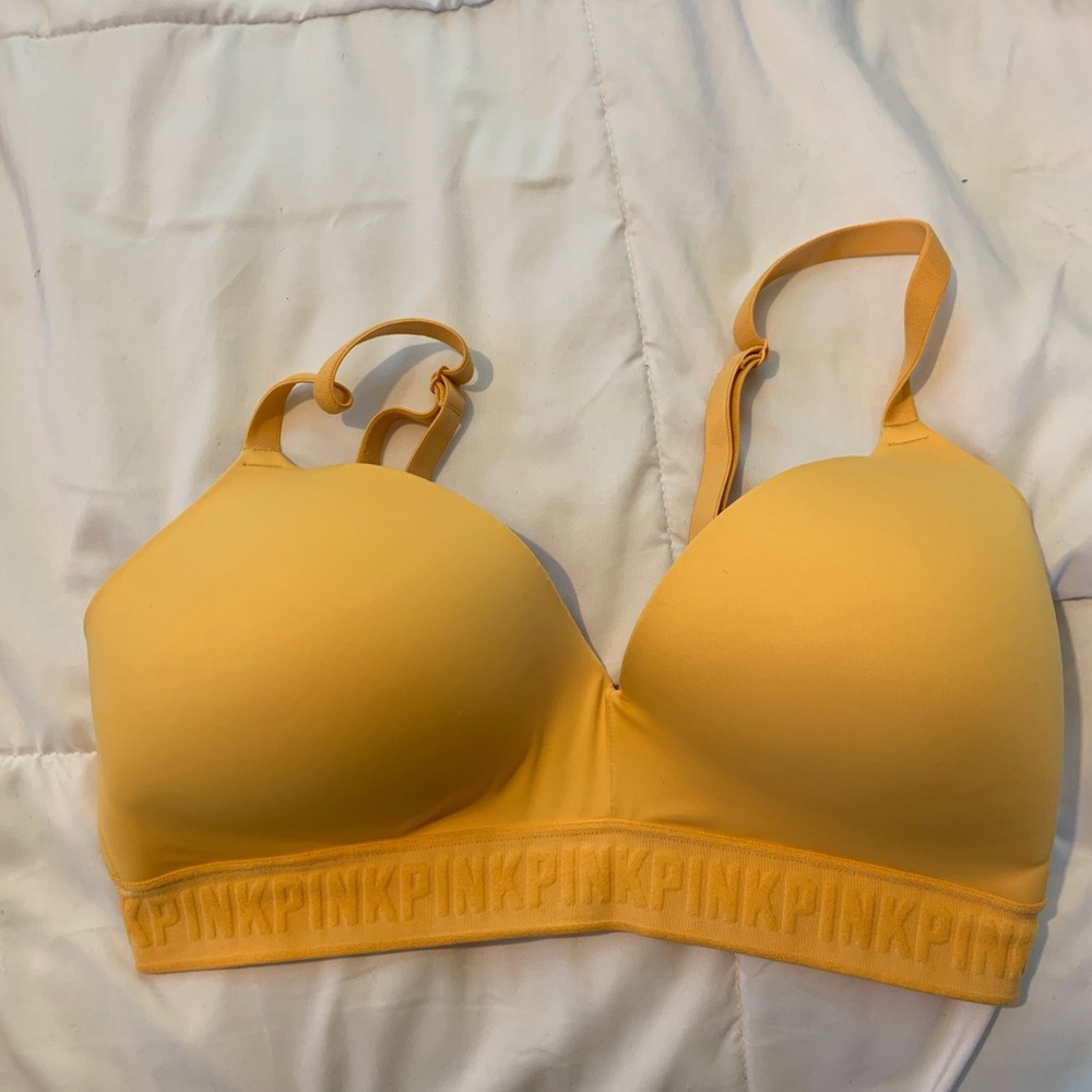 PINK Victoria’s Secret Seamless Bra